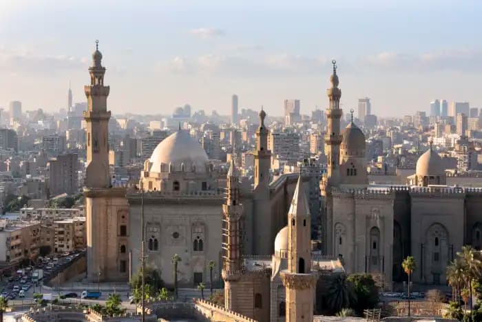 Mezquita del Sultán Hassan en El Cairo Mezquita del Sultán Hassan: La Joya Mameluca de El Cairo